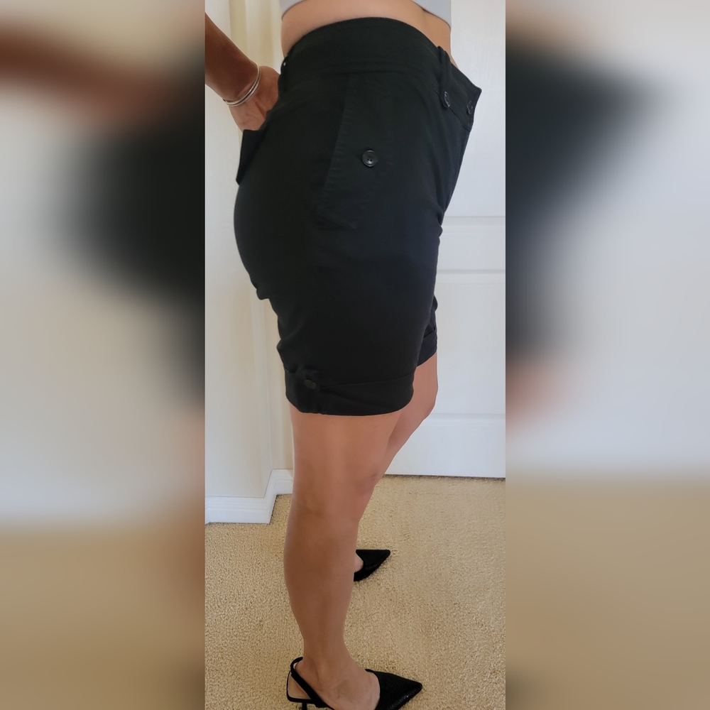 Alberto Bini Women's Black Shorts, Made In Italy. Size Large - Picture 2 of 3